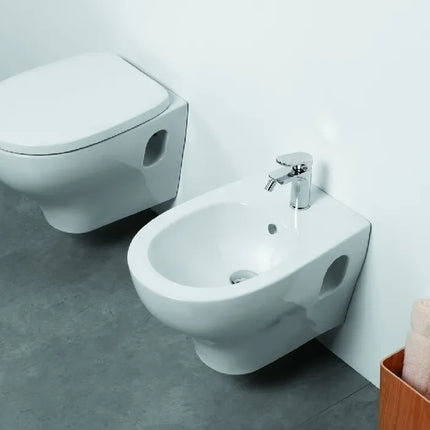 Azzurra - Bidet Filo Parete Porcellana Bianco - Serie: Pratica
